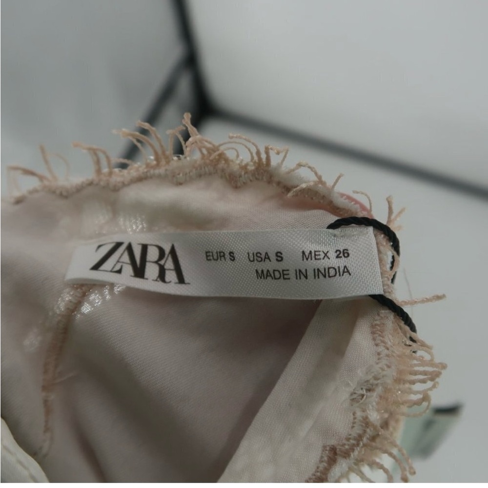 Zara White and Tan Slip - Picture 2 of 8